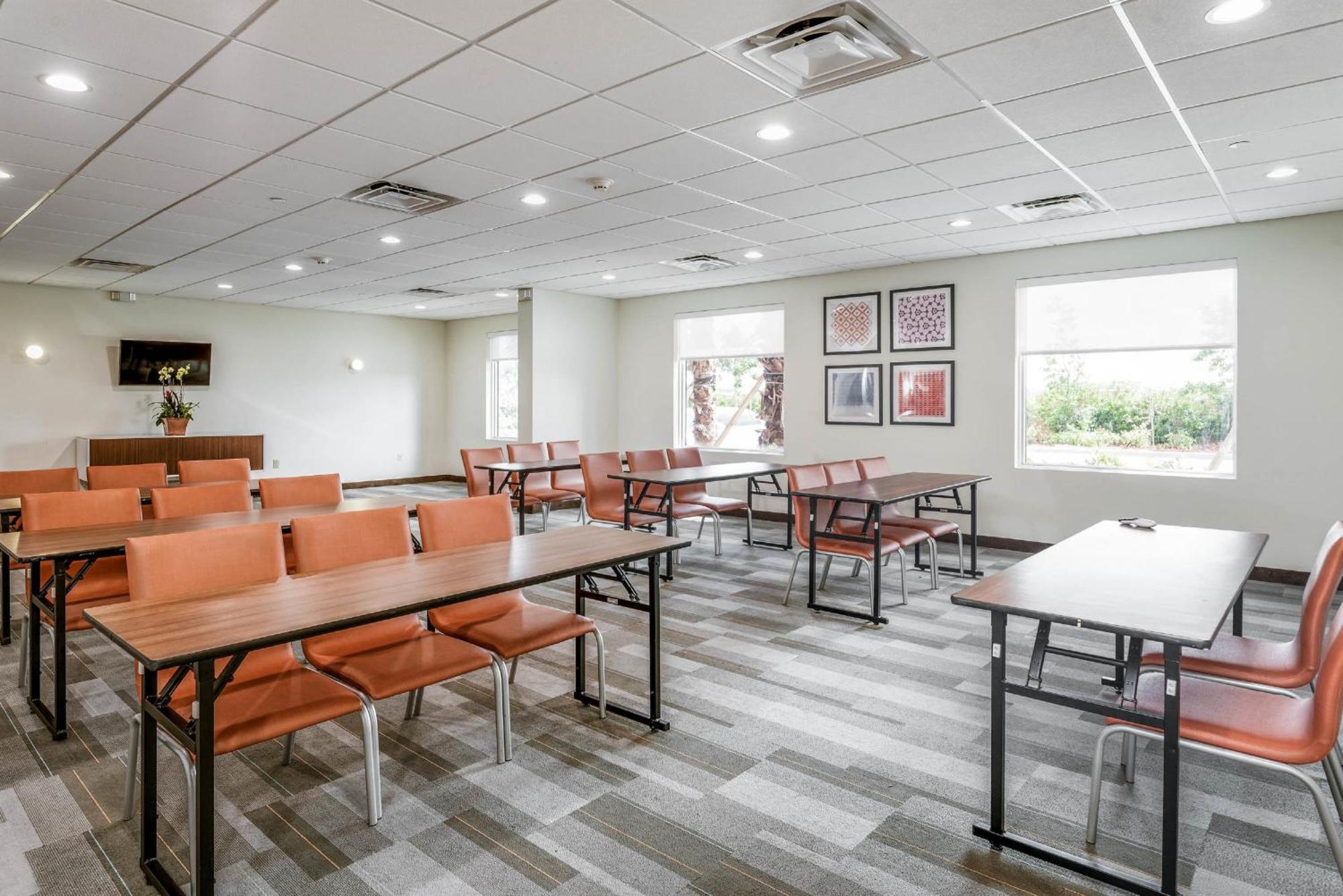 Holiday Inn Express & Suites Lantana By Ihg Екстер'єр фото